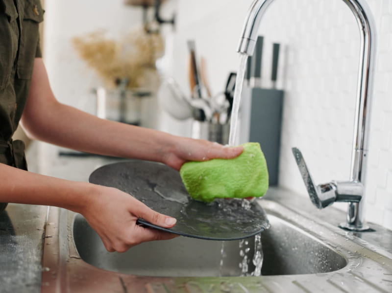 食器洗い乾燥機と手洗いはどっちが水道代をお得にできる？